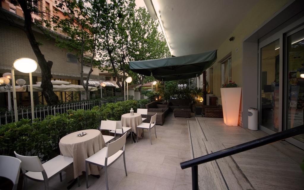 Hotel Oxford Rimini Exterior foto